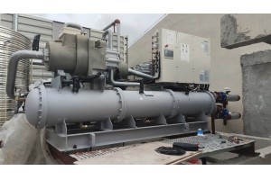 購物廣場中央空調(diào)冷水機(jī)組安裝案例